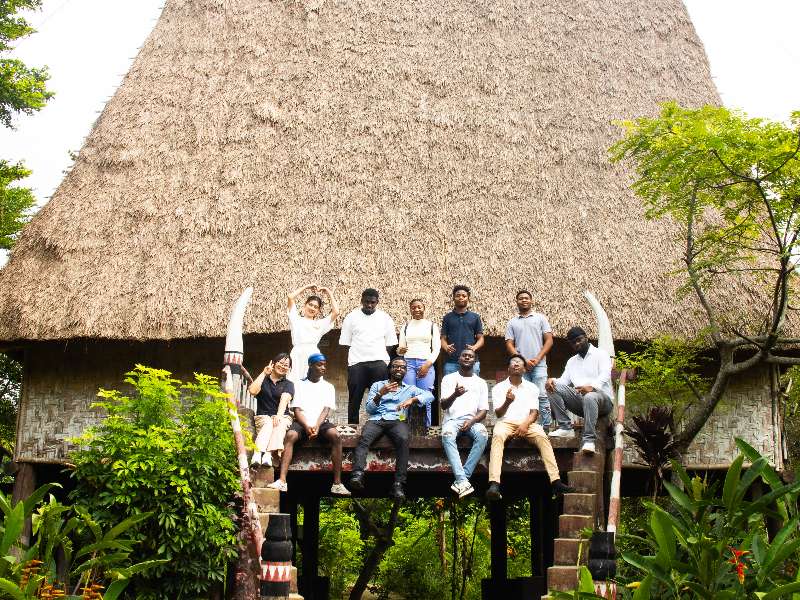 Học viên Mozambique khám phá không gian văn hóa các dân tộc Việt Nam
