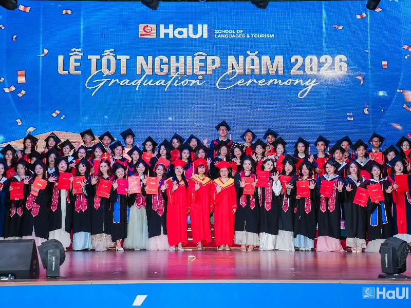Hơn 800 tân Thạc sĩ, Cử nhân Trường Ngoại ngữ - Du lịch rạng rỡ trong ngày tốt nghiệp năm 2026