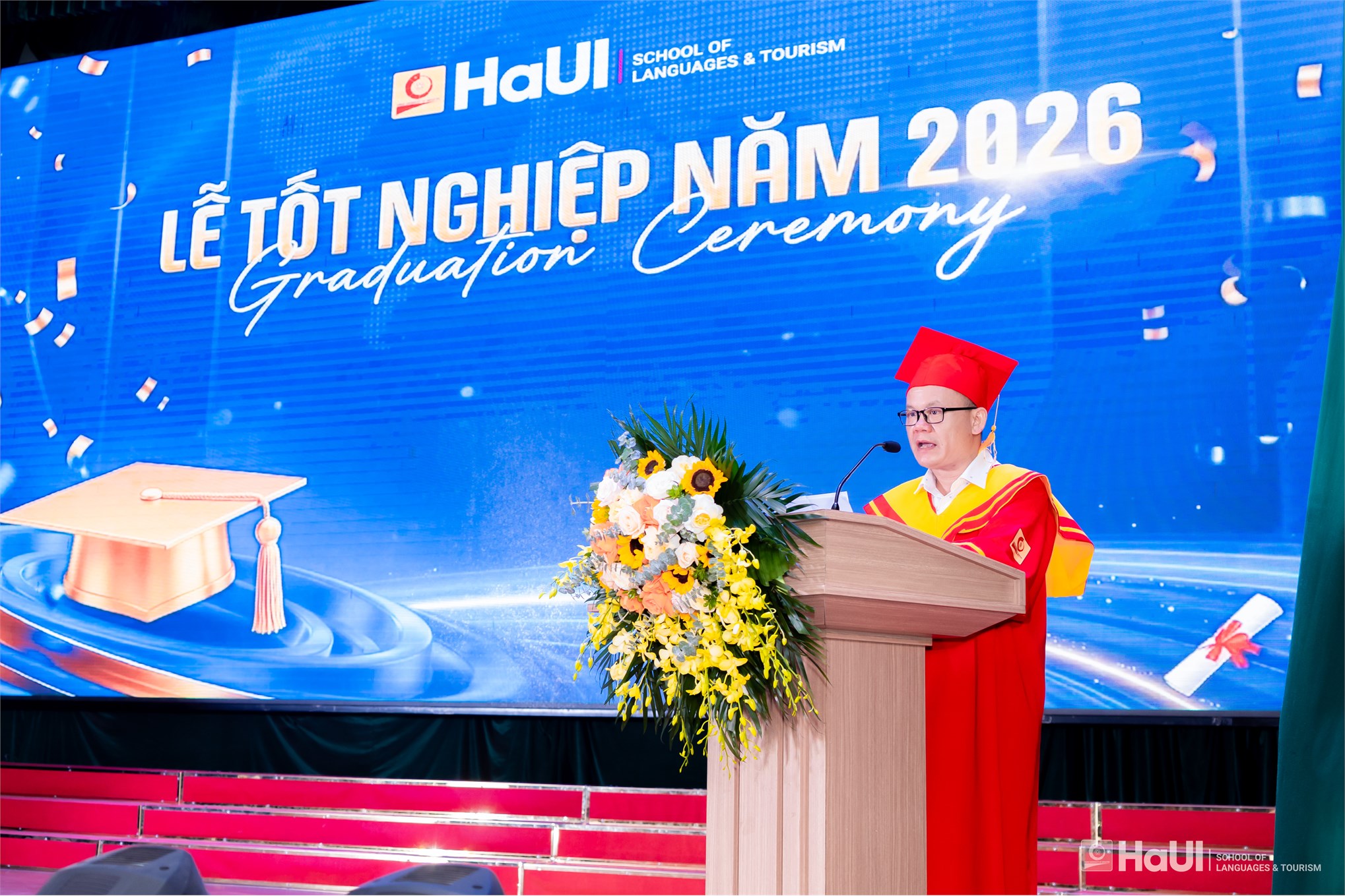 Hơn 800 tân Thạc sĩ, Cử nhân Trường Ngoại ngữ - Du lịch rạng rỡ trong ngày tốt nghiệp năm 2026