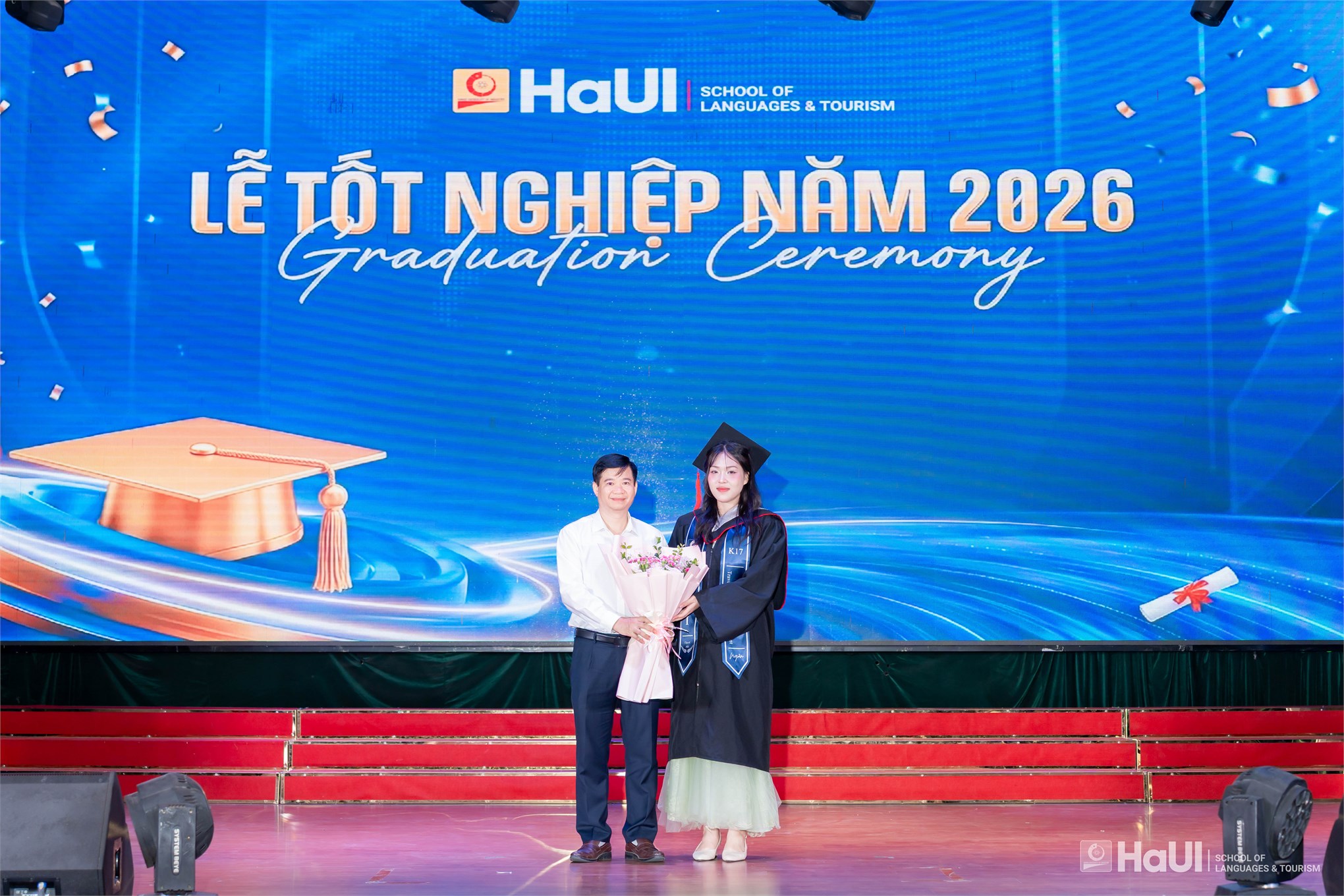 Hơn 800 tân Thạc sĩ, Cử nhân Trường Ngoại ngữ - Du lịch rạng rỡ trong ngày tốt nghiệp năm 2026
