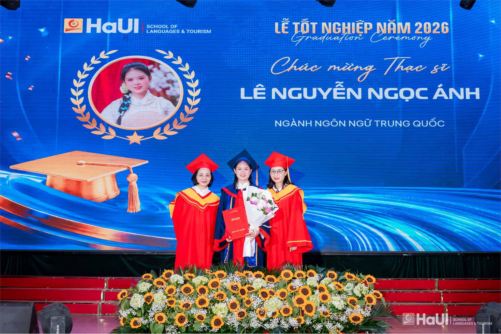 Hơn 800 tân Thạc sĩ, Cử nhân Trường Ngoại ngữ - Du lịch rạng rỡ trong ngày tốt nghiệp năm 2026