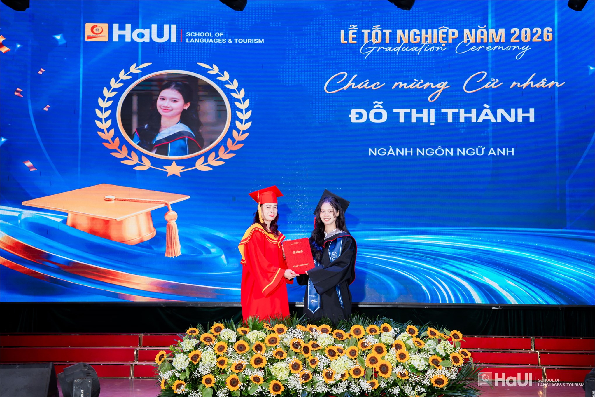 Hơn 800 tân Thạc sĩ, Cử nhân Trường Ngoại ngữ - Du lịch rạng rỡ trong ngày tốt nghiệp năm 2026