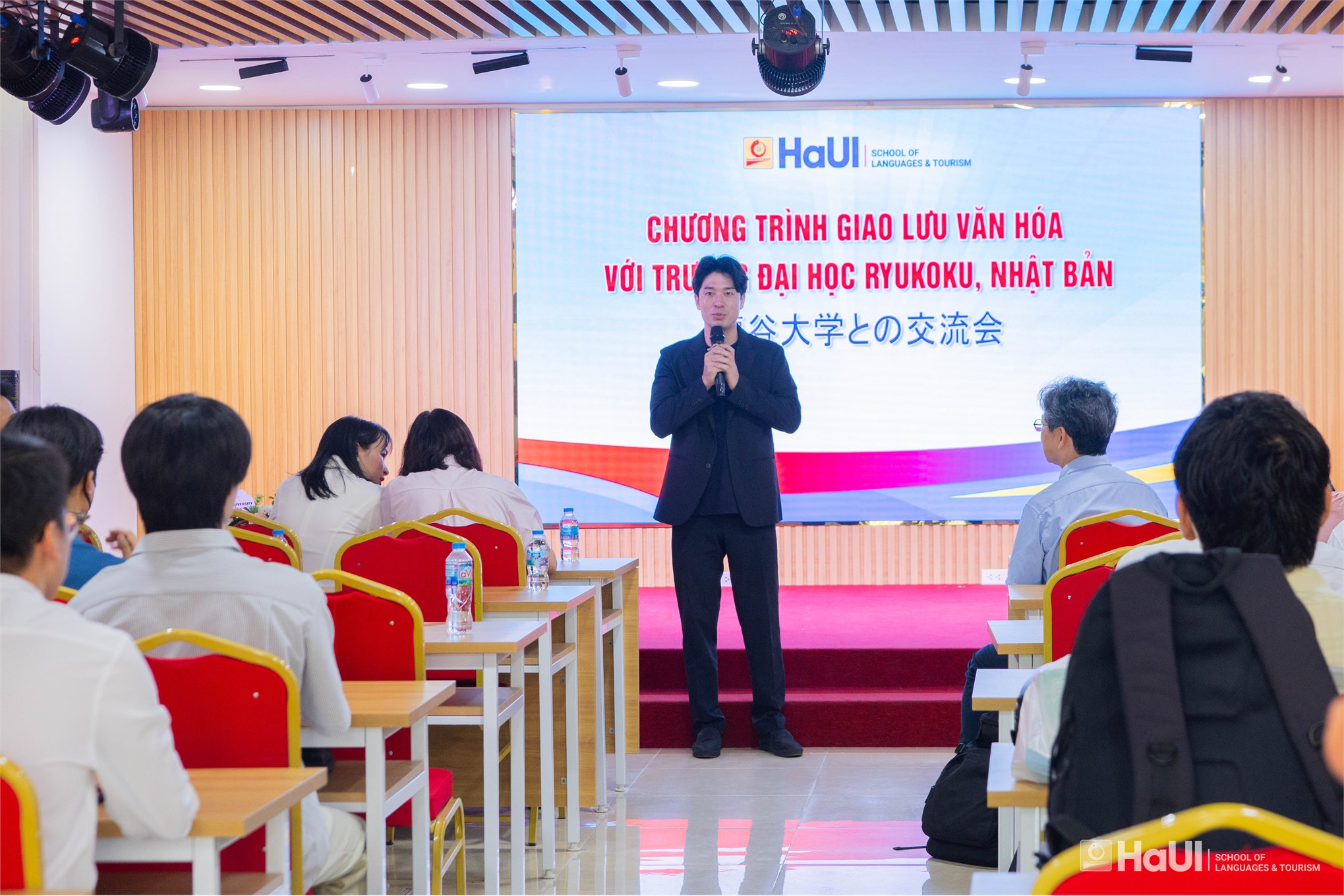 Trường Ngoại ngữ - Du lịch giao lưu cùng Đại học Ryukoku, Nhật Bản