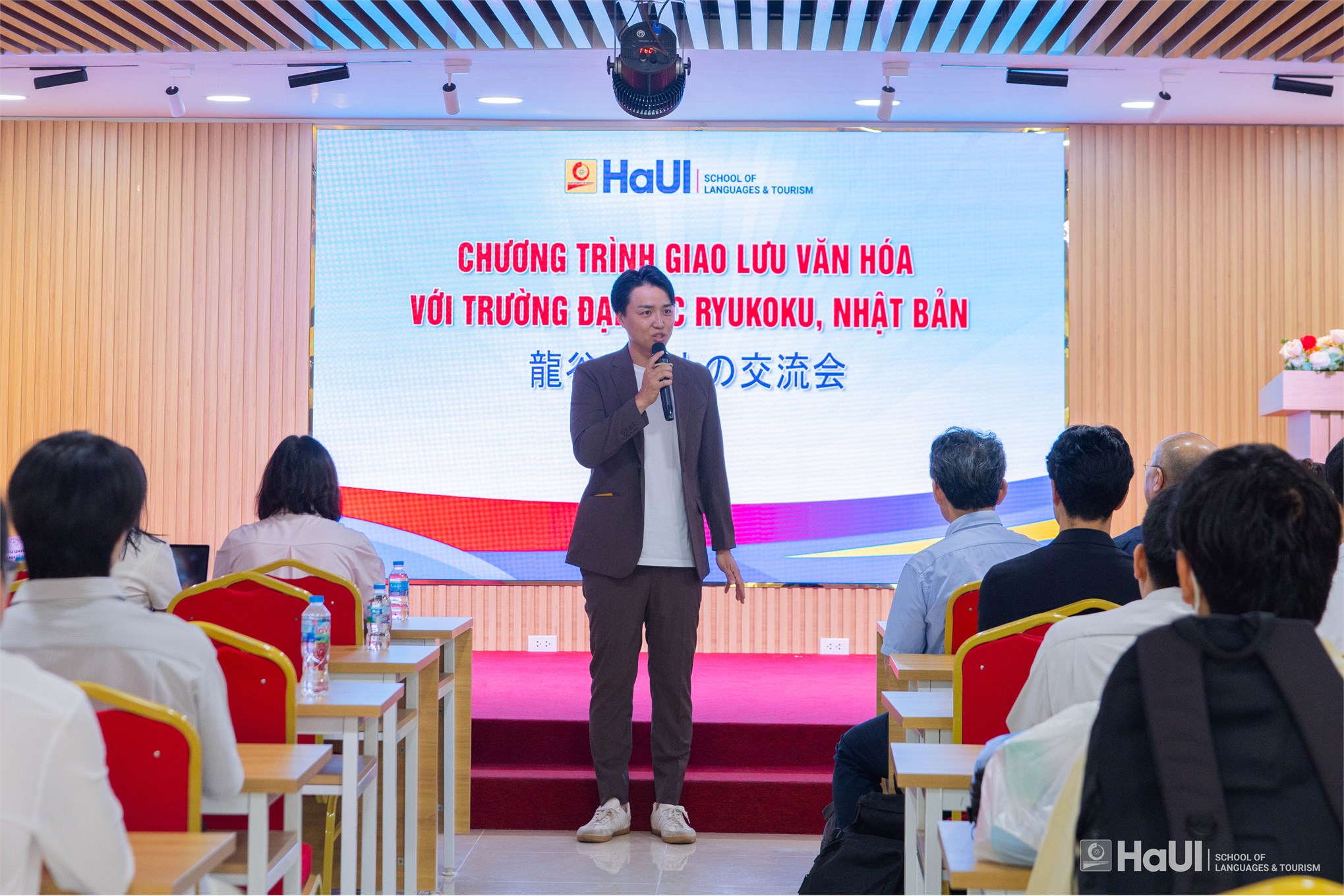 Trường Ngoại ngữ - Du lịch giao lưu cùng Đại học Ryukoku, Nhật Bản