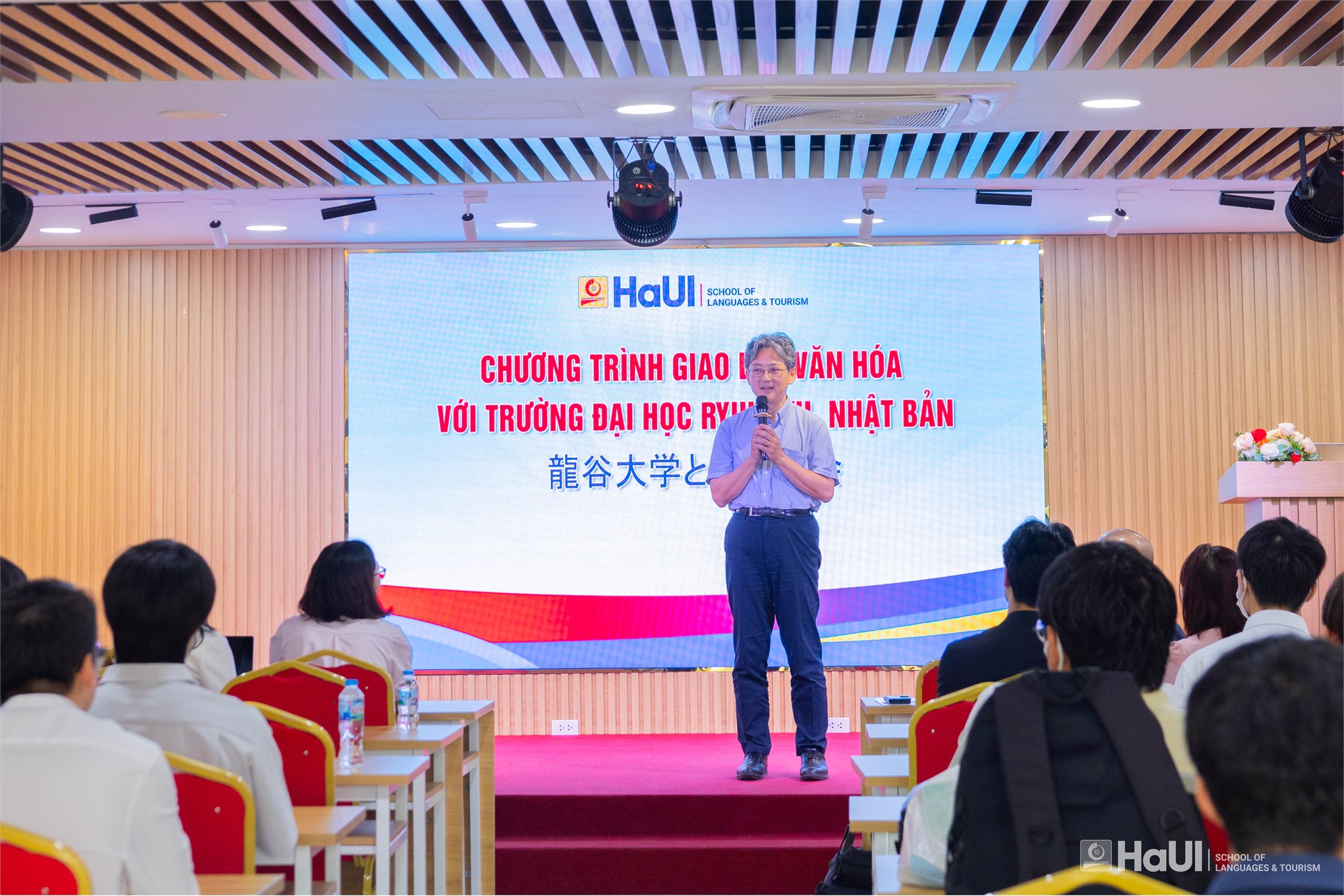 Trường Ngoại ngữ - Du lịch giao lưu cùng Đại học Ryukoku, Nhật Bản