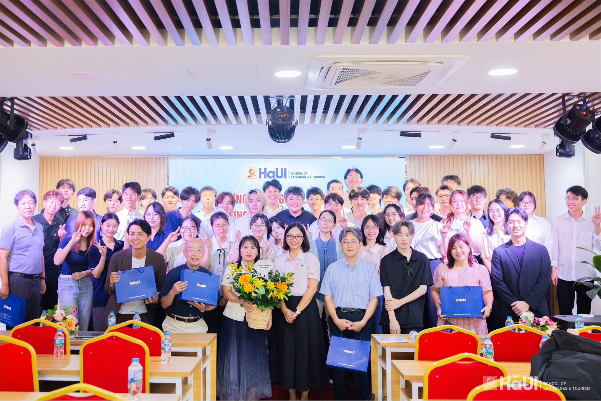 Trường Ngoại ngữ - Du lịch giao lưu cùng Đại học Ryukoku, Nhật Bản