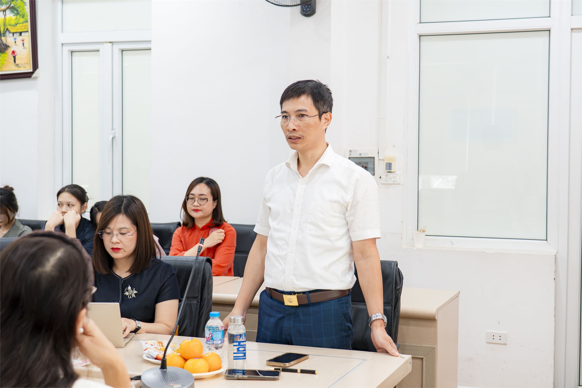 Chi bộ Ngoại ngữ - Du lịch 3 tổ chức Lễ kết nạp đảng viên mới