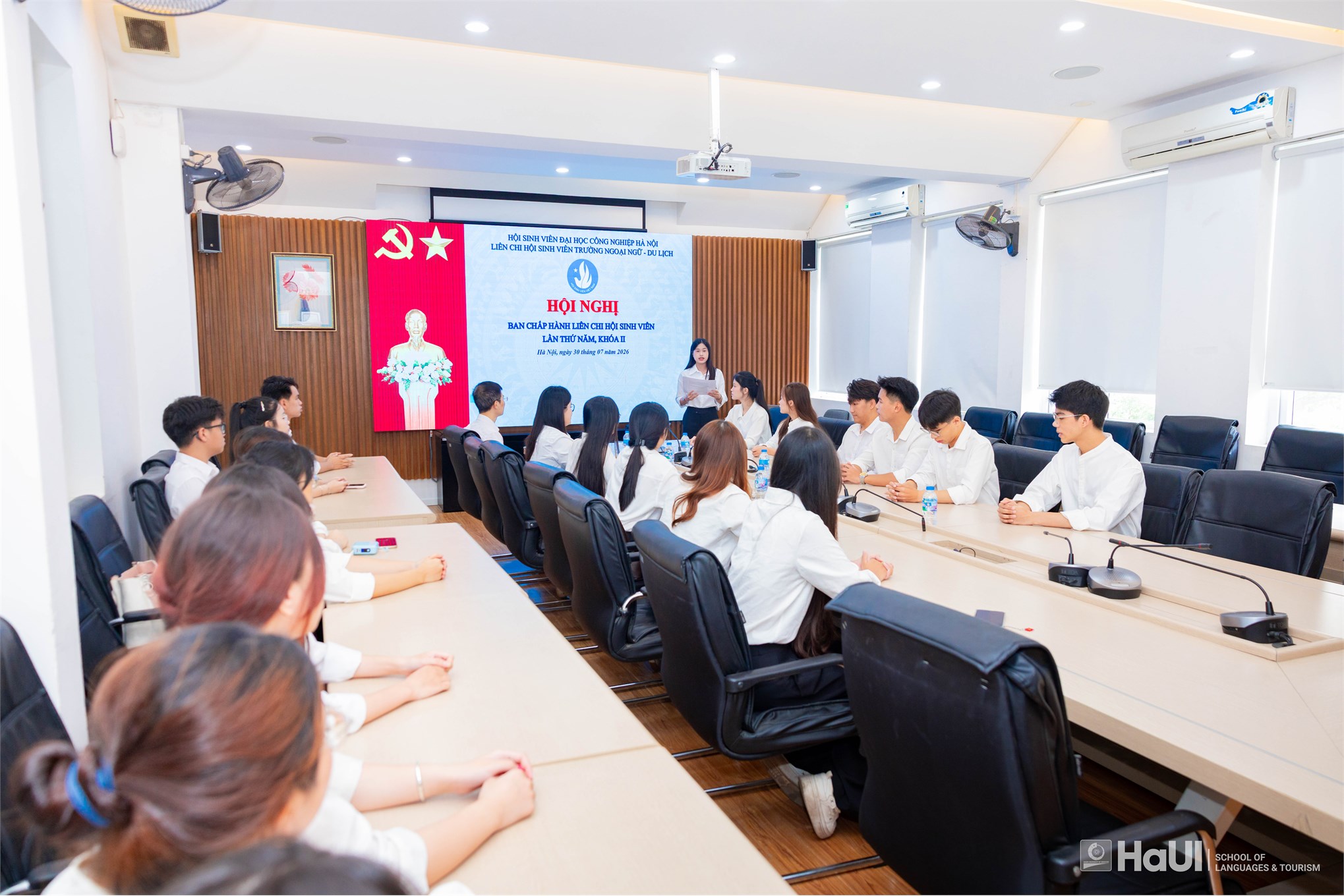 Hội nghị Ban Chấp hành Liên chi Hội Sinh viên Trường Ngoại ngữ - Du lịch lần thứ năm, khóa II, nhiệm kỳ 2025 - 2028
