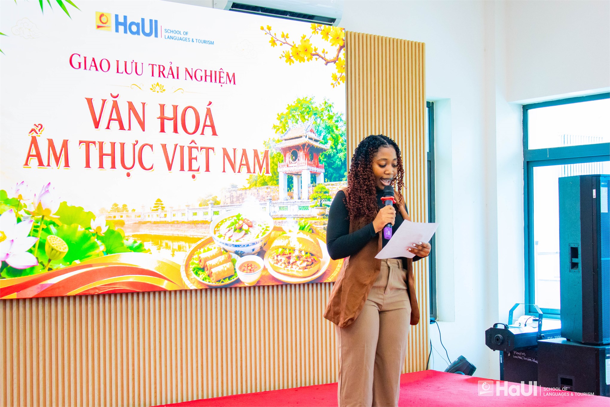 Giao lưu, trải nghiệm văn hóa và ẩm thực Việt Nam dành cho học viên quốc tế