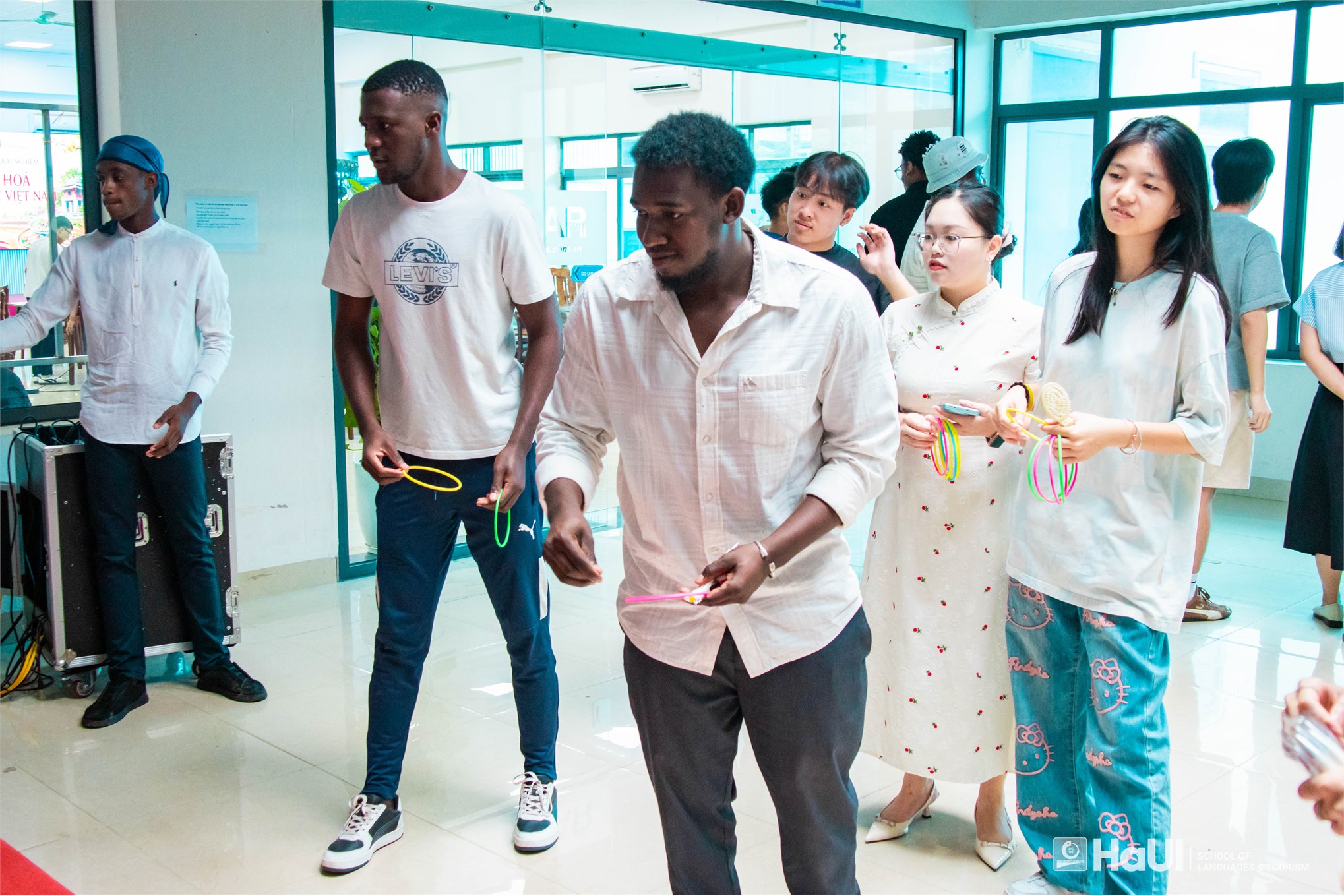 Giao lưu, trải nghiệm văn hóa và ẩm thực Việt Nam dành cho học viên quốc tế