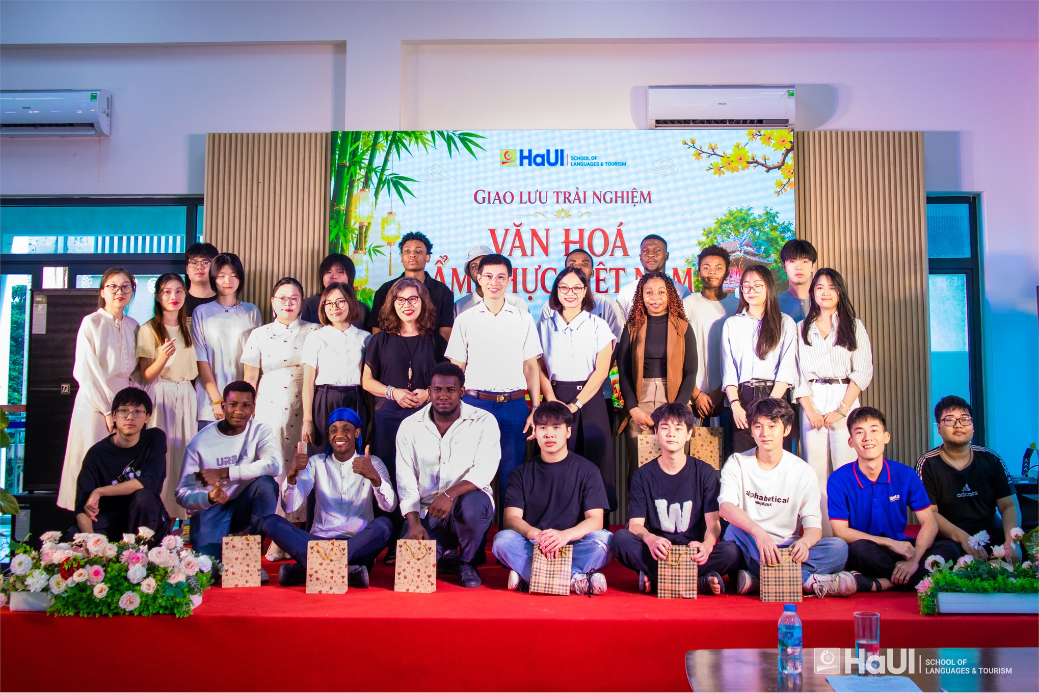 Giao lưu, trải nghiệm văn hóa và ẩm thực Việt Nam dành cho học viên quốc tế