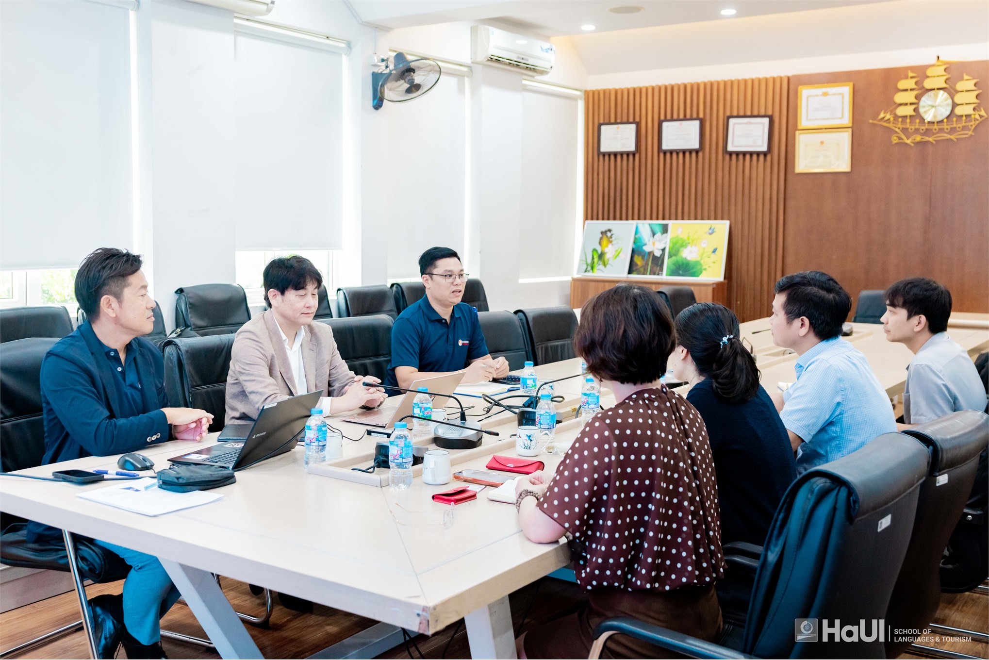 Trường Ngoại ngữ - Du lịch và Công ty Cổ phần Evoltech, Nhật Bản trao đổi hợp tác phát triển nguồn nhân lực