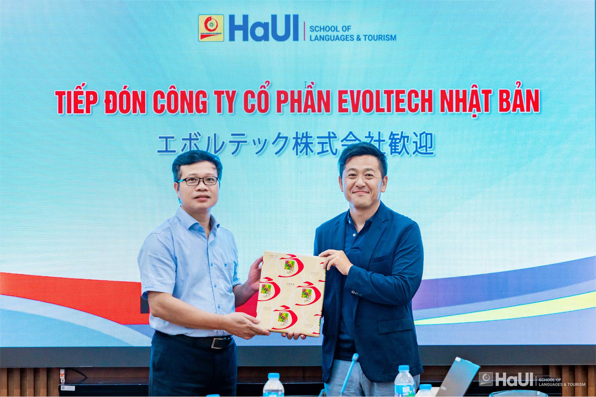 Trường Ngoại ngữ - Du lịch và Công ty Cổ phần Evoltech, Nhật Bản trao đổi hợp tác phát triển nguồn nhân lực