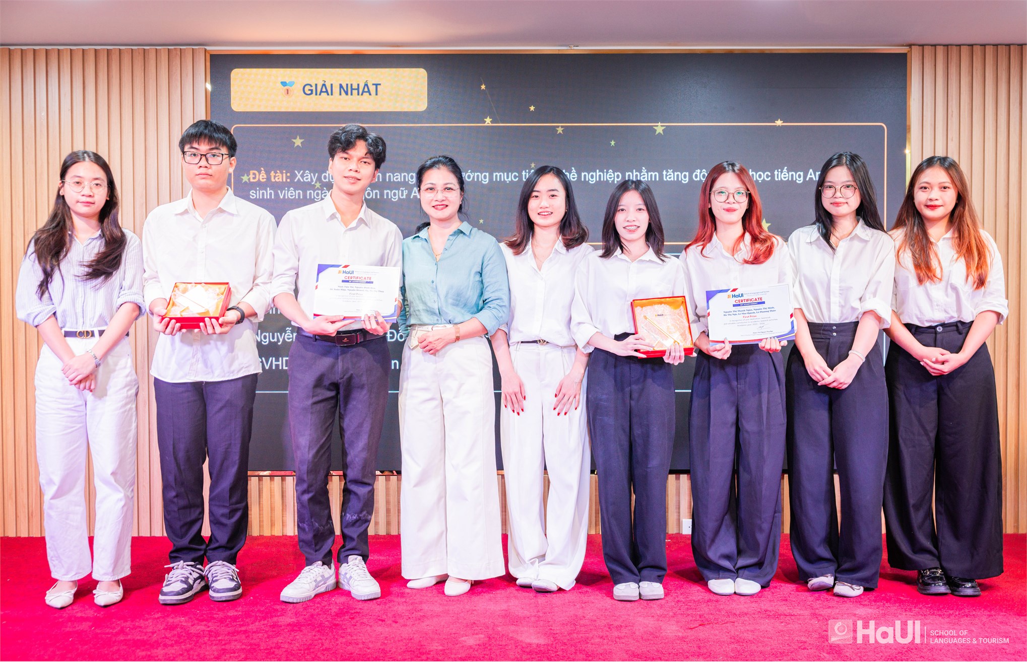 Khoa Ngôn ngữ Anh vinh danh sinh viên đạt thành tích trong nghiên cứu khoa học năm học 2025 - 2026