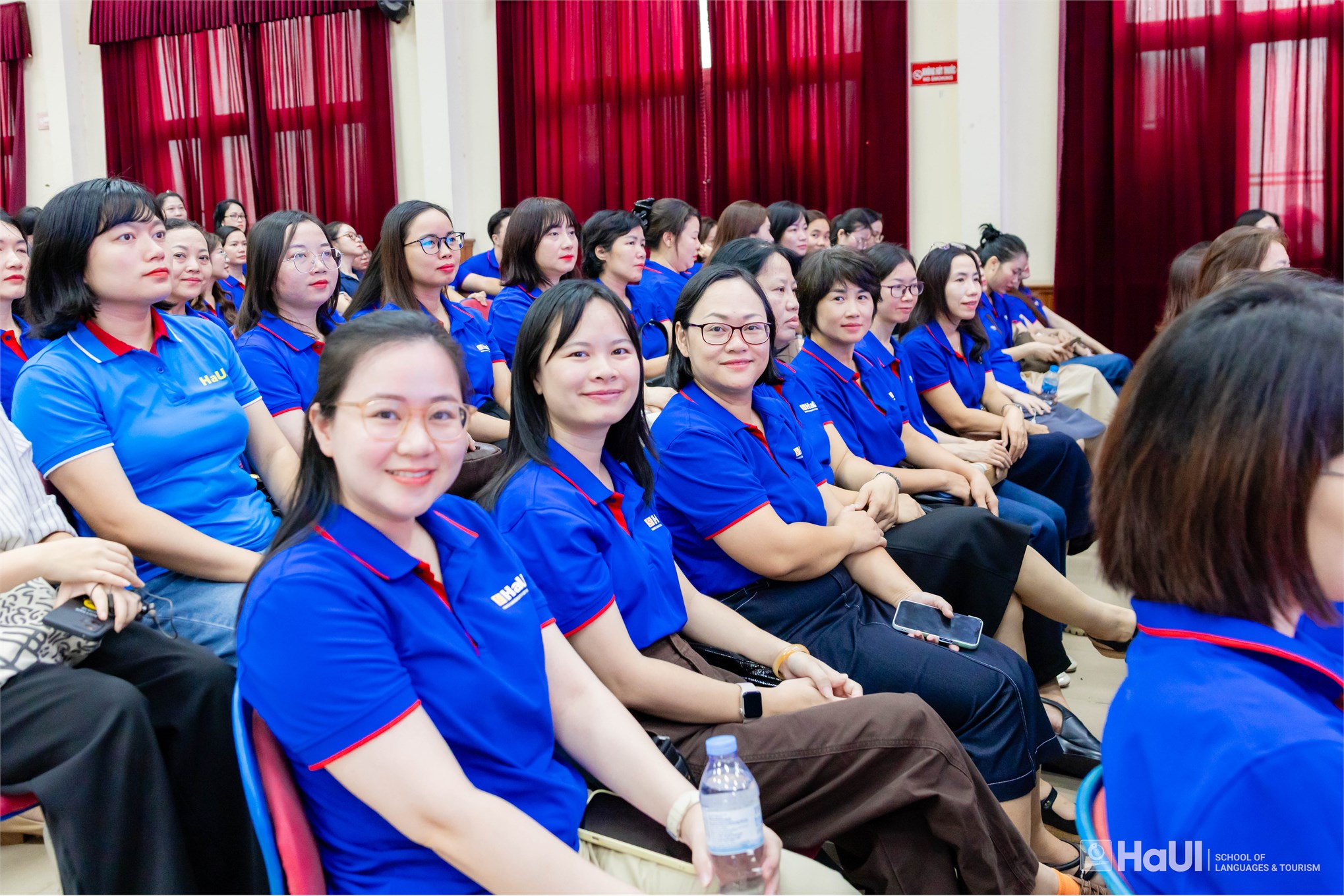 Hội nghị viên chức, người lao động Trường Ngoại ngữ - Du lịch, tổng kết năm học 2025 - 2026 và triển khai nhiệm vụ năm học 2026 - 2027
