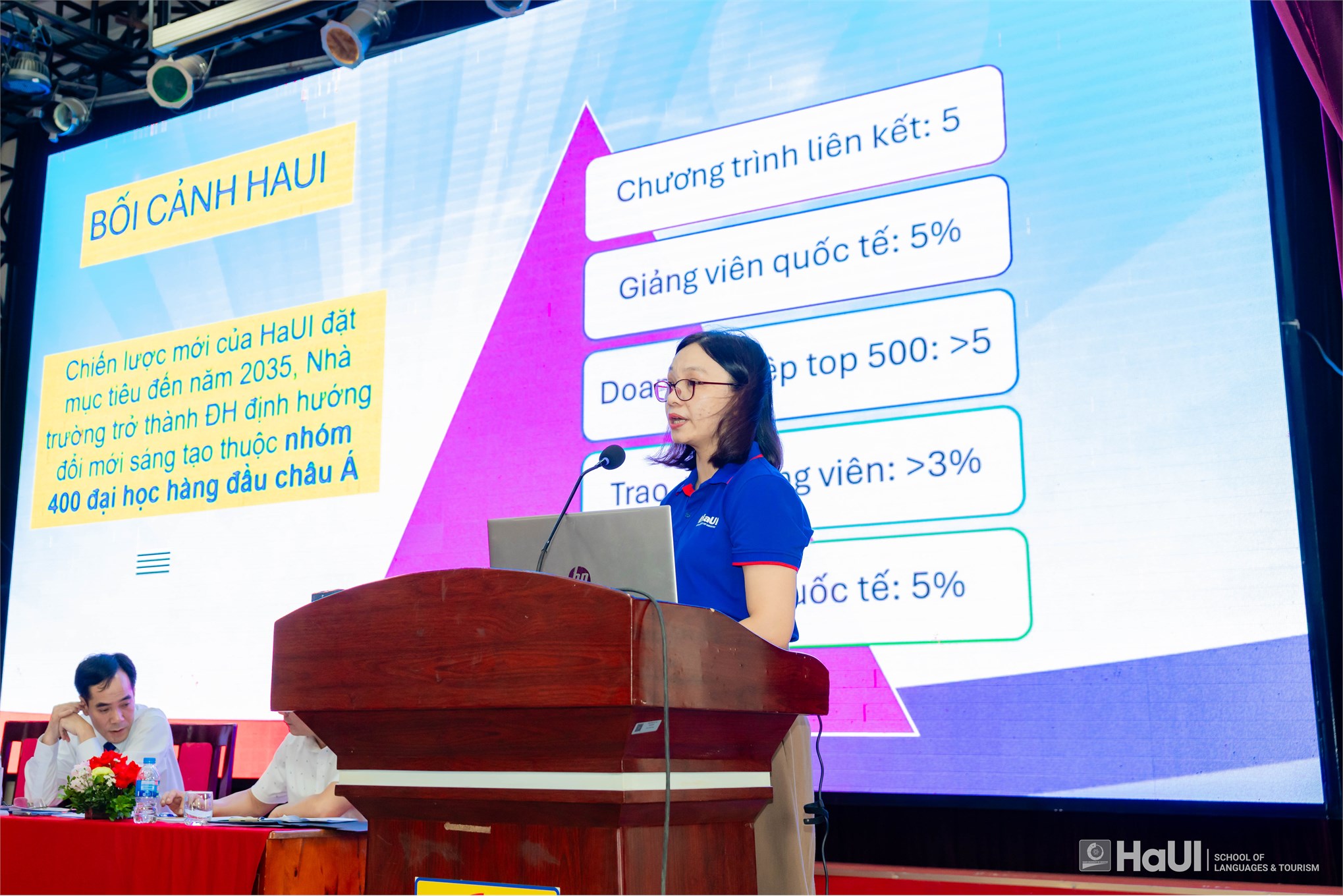 Hội nghị viên chức, người lao động Trường Ngoại ngữ - Du lịch, tổng kết năm học 2025 - 2026 và triển khai nhiệm vụ năm học 2026 - 2027
