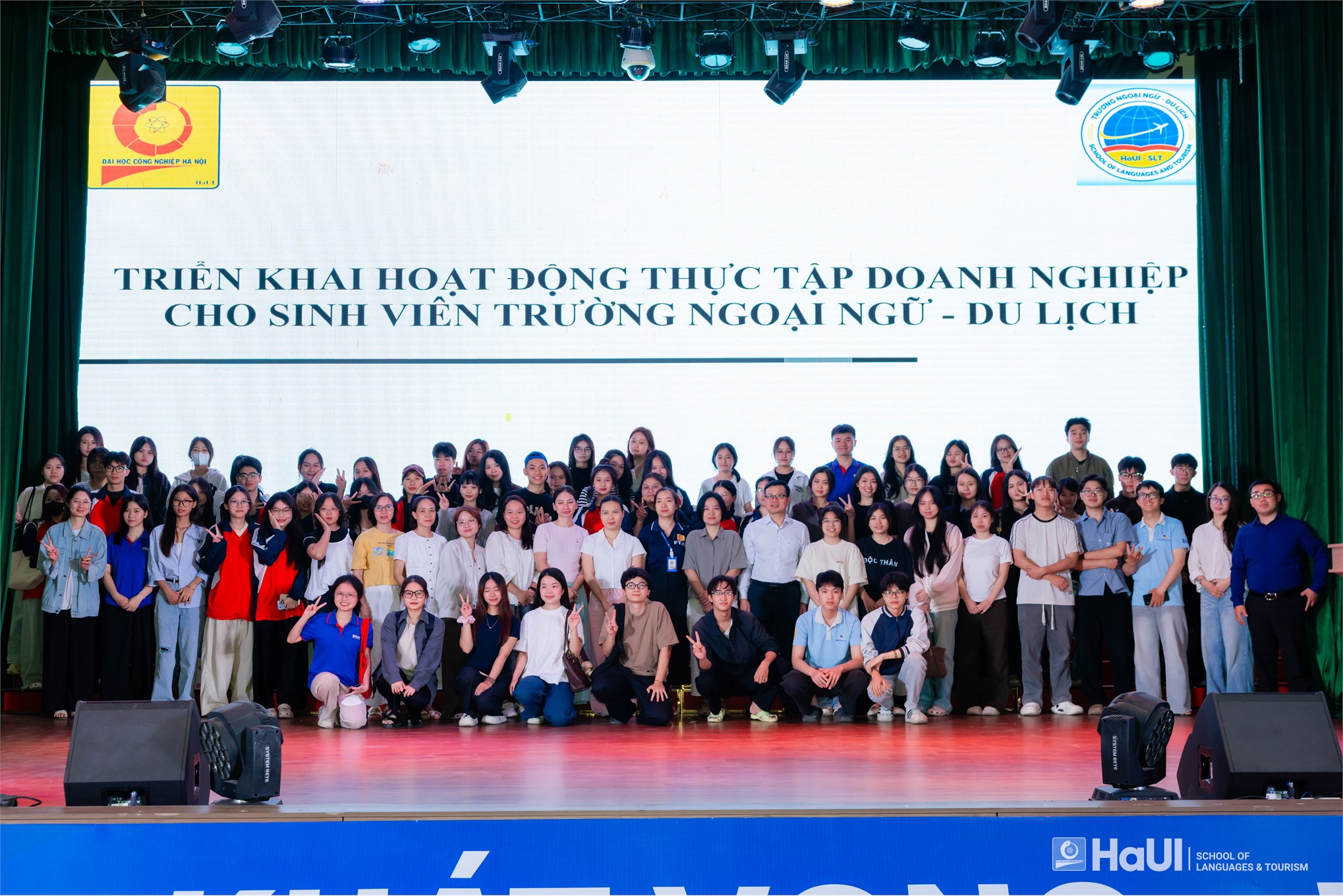 Trường Ngoại ngữ – Du lịch tổ chức Hội thảo định hướng thực tập doanh nghiệp cho sinh viên khóa 19
